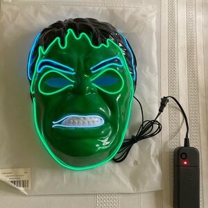 NEW Hulk Halloween Mask Lights Up Different Settings Green Fun Needs Batteries